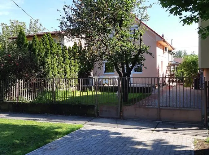 Rozsa Nyaralo *