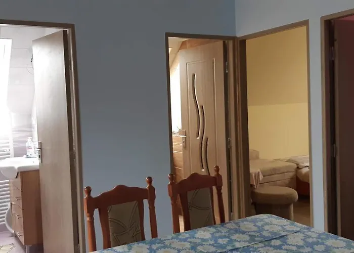 度假居 Rozsa Nyaralo