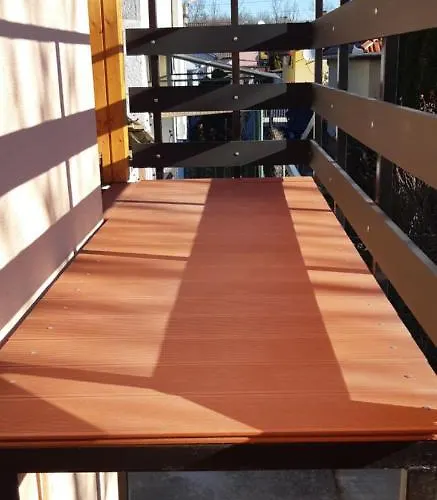 度假居 Rozsa Nyaralo *