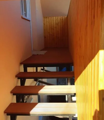 Rozsa Nyaralo Feriehus *