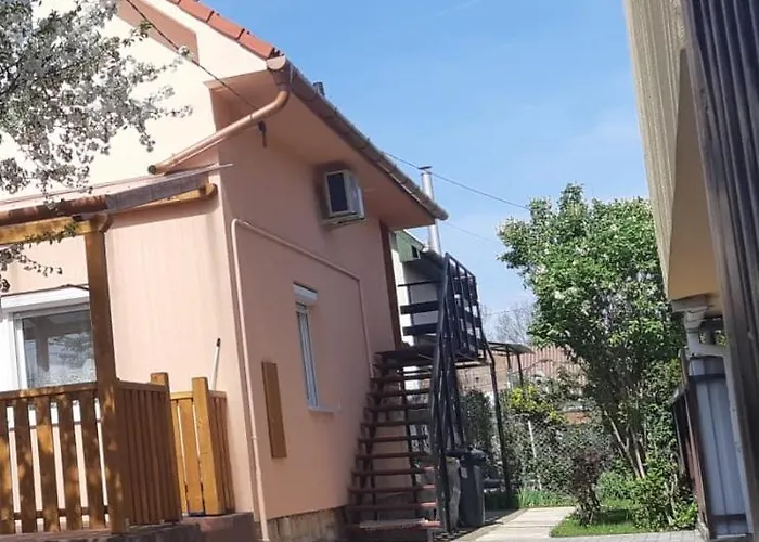 Rozsa Nyaralo Holiday home *